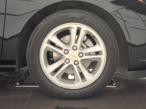 Used 2018 Chevrolet Cruze LT w/ Convenience Package image 11