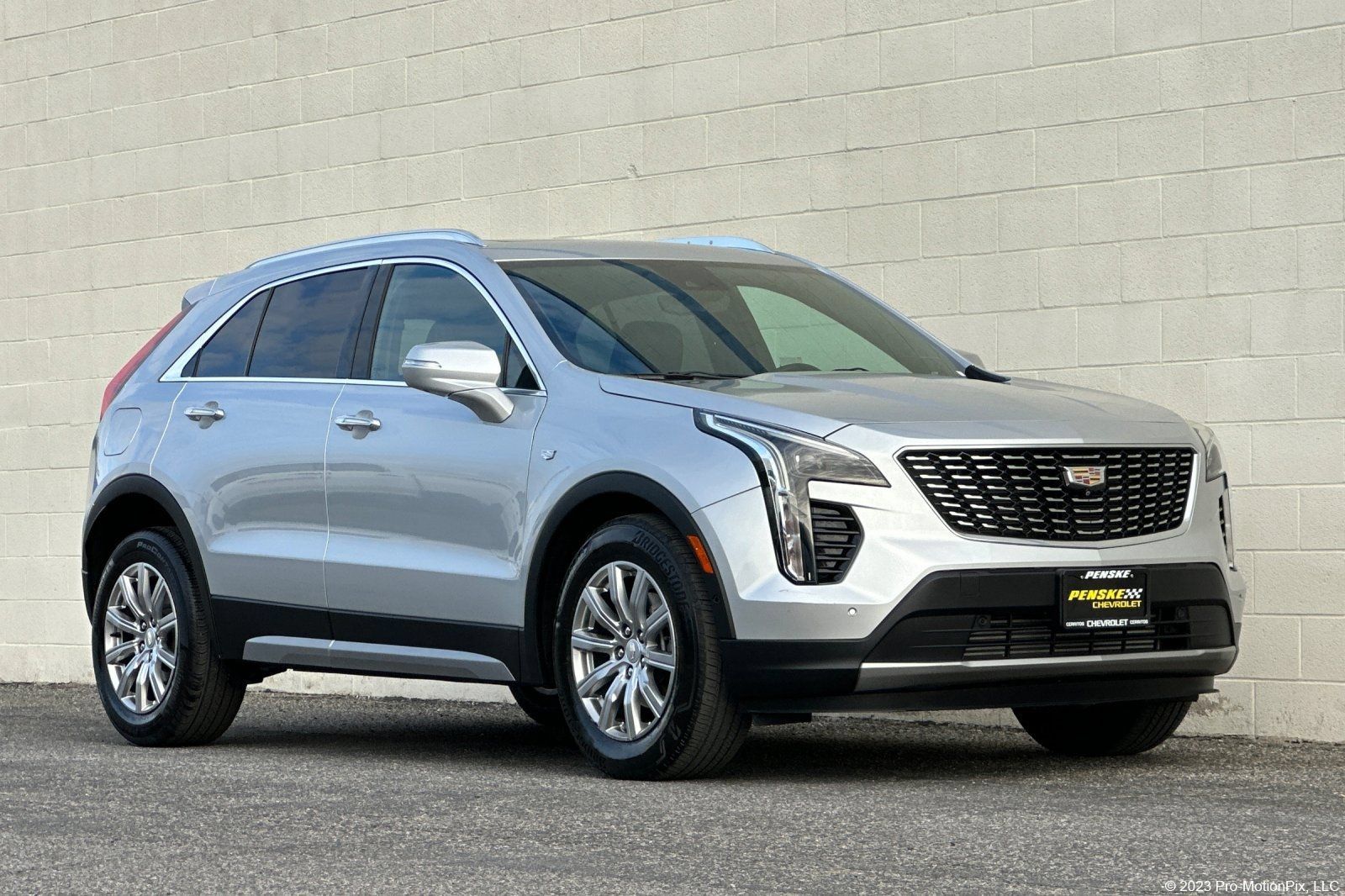 Used 2022 Cadillac XT4 Premium Luxury w/ Enhanced Visibility Package FWD image 1