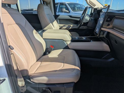 Used 2023 Ford Expedition Max Limited image 27