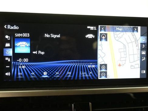 Used 2023 Lexus GX 460 Premium w/ Accessory Package AWD/4WD image 10