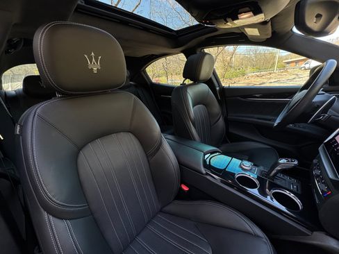 Used 2023 Maserati Ghibli Modena Q4 image 35