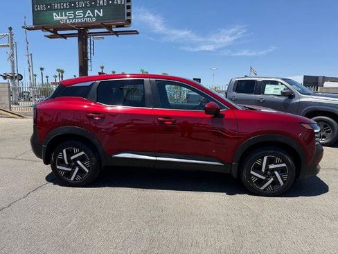 Certified 2025 Nissan Kicks SV FWD image 7