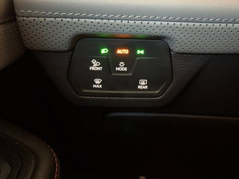 Used 2024 Volkswagen Atlas Peak Edition SEL AWD/4WD image 38