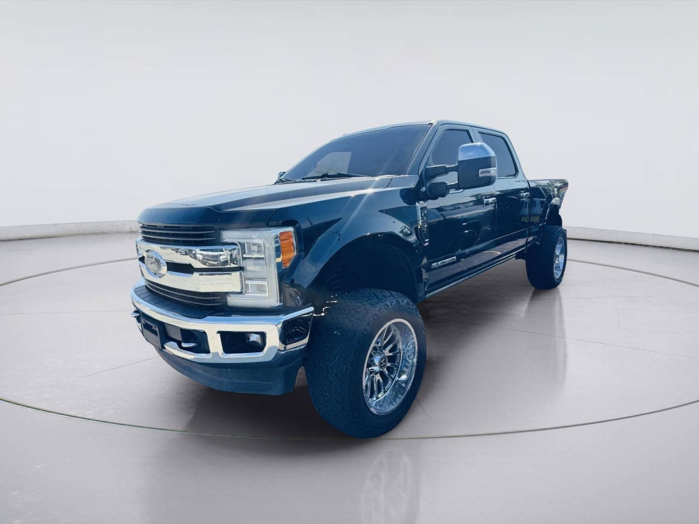 Used 2017 Ford F250 King Ranch w/ King Ranch Ultimate Package AWD/4WD image 2