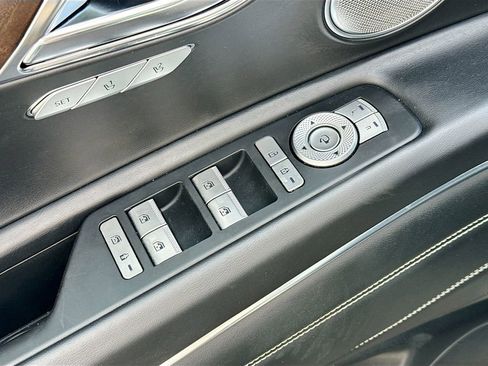 Used 2022 Genesis GV80 2.5T w/ Prestige Package 05 image 19