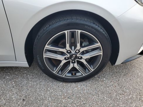 Used 2019 Kia Forte S w/ S Premium Package FWD image 6