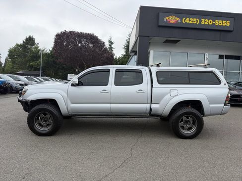 Used 2012 Toyota Tacoma 4x4 Double Cab w/ TRD Sport Pkg image 3