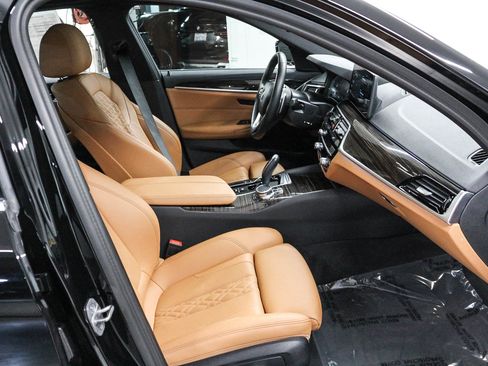 Certified 2023 BMW 530e w/ Convenience Package image 18