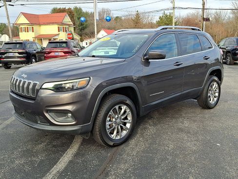 Used 2021 Jeep Cherokee Latitude Lux w/ Comfort/Convenience Group image 3