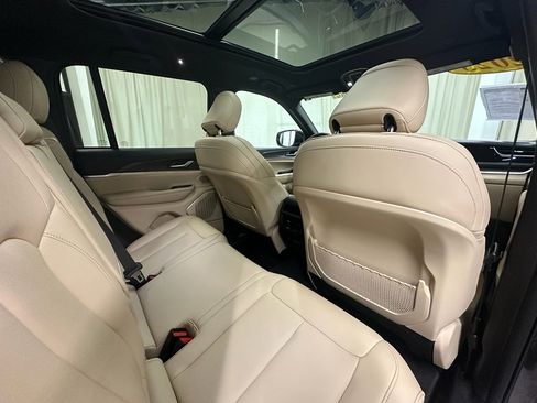 Used 2023 Jeep Grand Cherokee 4WD 4xe image 19