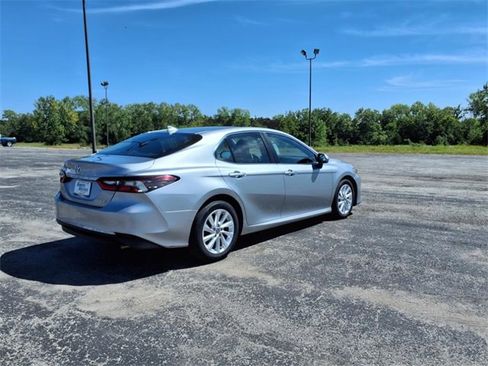 Used 2023 Toyota Camry LE image 11