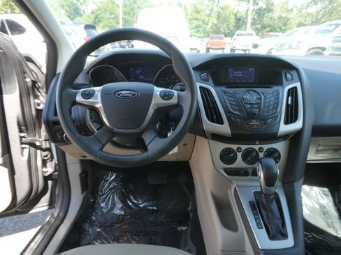 Used 2014 Ford Focus SE FWD image 13