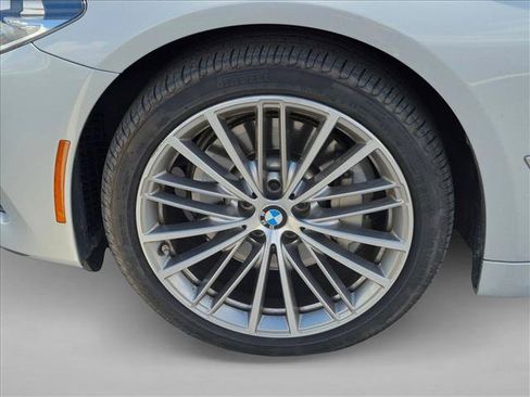 Used 2018 BMW 530i RWD image 10