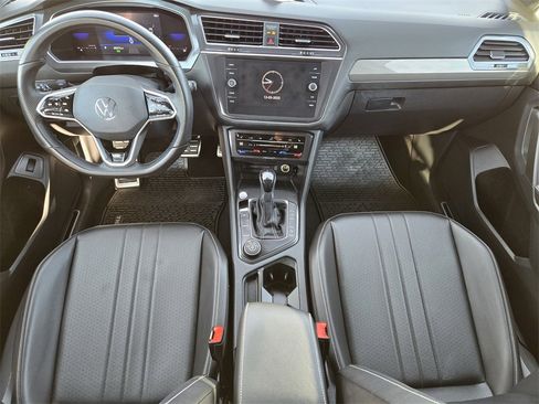 Used 2022 Volkswagen Tiguan SE R-Line image 5