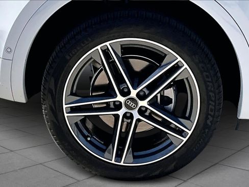 Used 2023 Audi Q5 e Prestige image 11