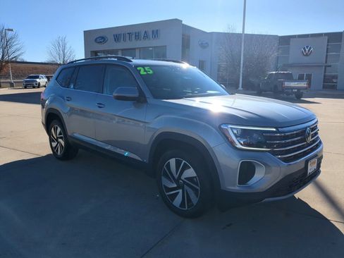 New 2025 Volkswagen Atlas SE image 2