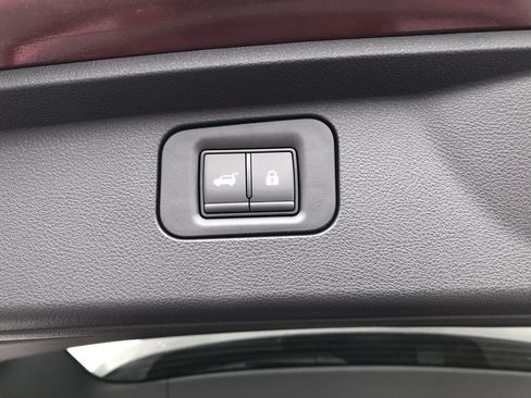 New 2025 Nissan Armada SL w/ Captain's Chari Seat Package image 18