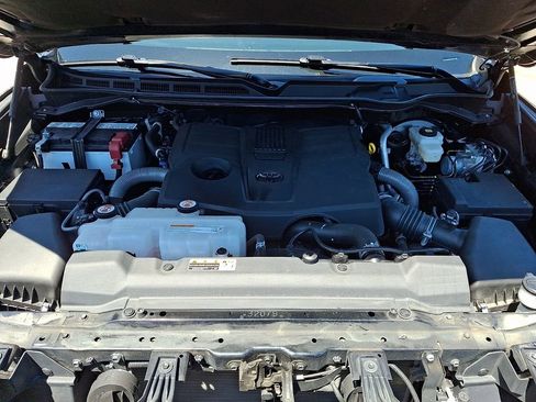 Used 2024 Toyota Tundra SR5 w/ SR5 Premium Package AWD/4WD image 28