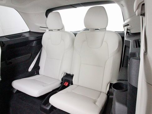 Certified 2024 Volvo XC90 B6 Plus image 23