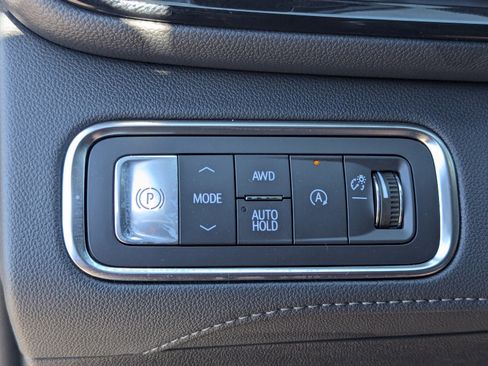 Certified 2025 Buick Enclave Preferred image 32