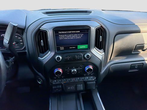 Used 2022 GMC Sierra 2500 Denali w/ Denali Ultimate Package image 18