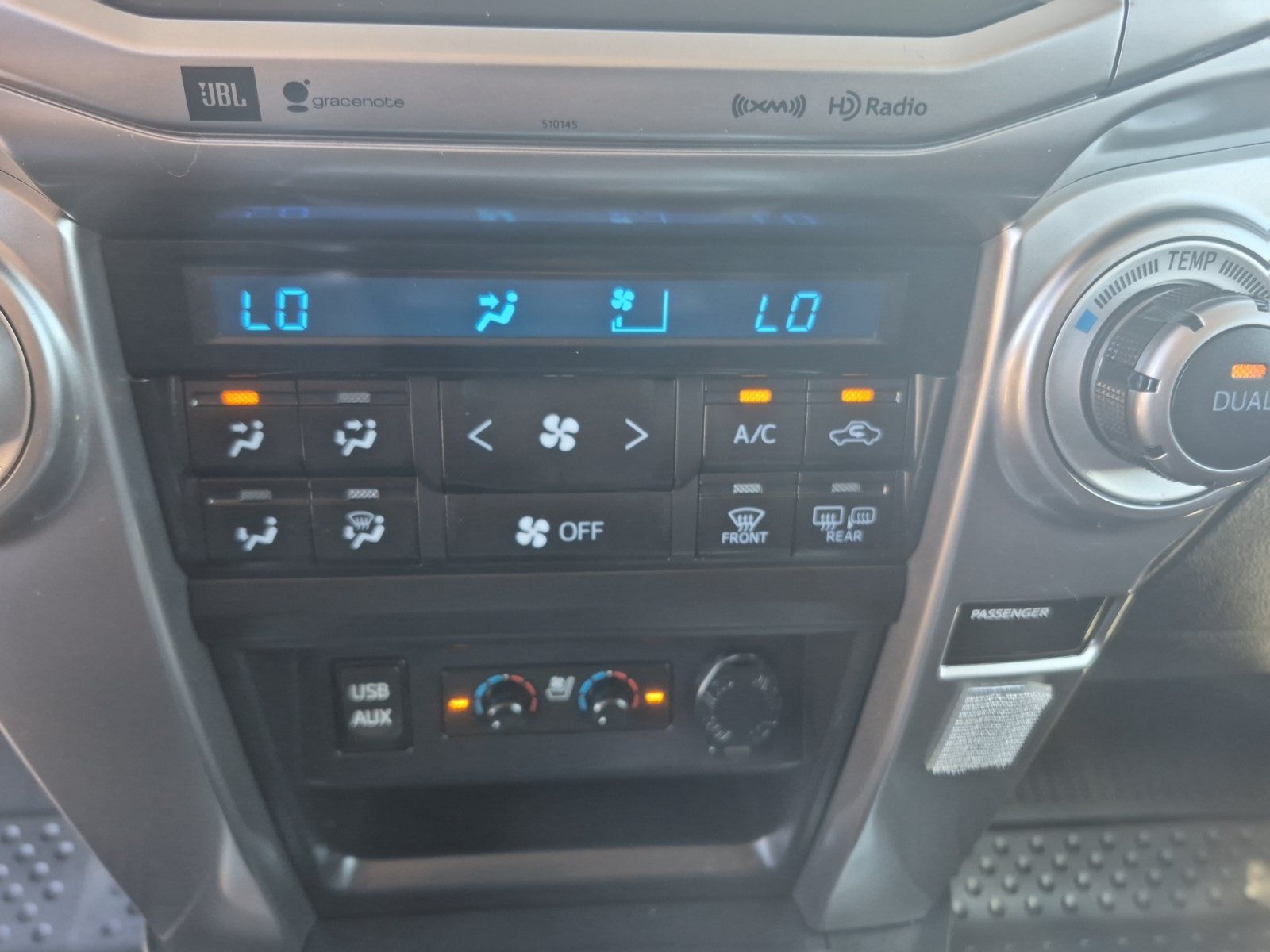Used 2018 Toyota 4Runner Limited w/ Preferred Accessory Package AWD/4WD image 32