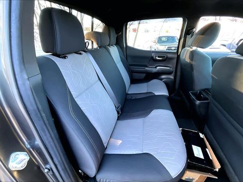 Used 2023 Toyota Tacoma TRD Off-Road image 18