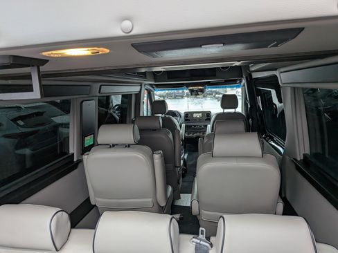 Used 2022 Mercedes-Benz Sprinter 144 Cargo image 17