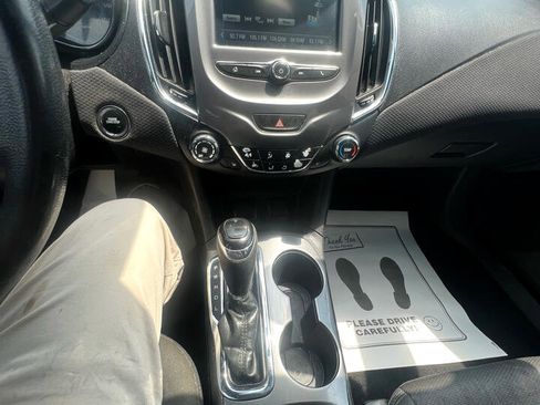 Used 2016 Chevrolet Cruze LT w/ Convenience Package image 21