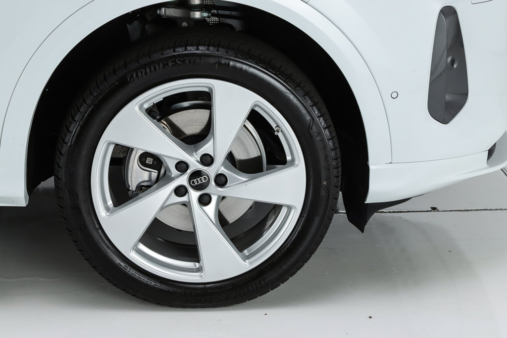 Used 2025 Audi Q5 Premium Plus AWD/4WD image 17