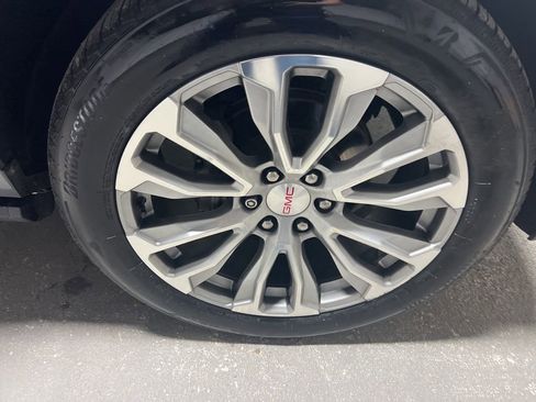 Used 2021 GMC Yukon Denali w/ Denali Premium Package image 55