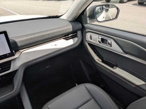 New 2026 Ford Explorer Active w/ Active Comfort Package RWD image 19