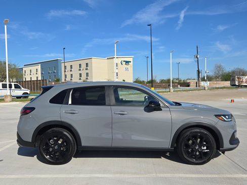 Certified 2025 Honda HR-V Sport image 2