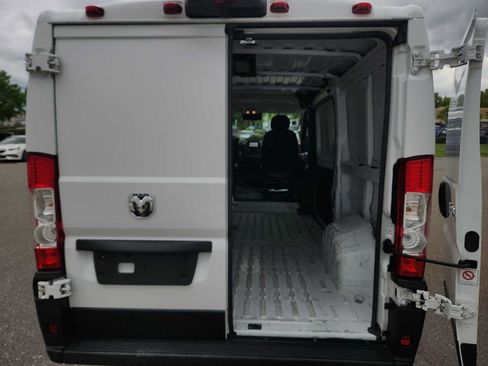 Used 2025 RAM ProMaster 2500 w/ Convenience Group FWD image 28
