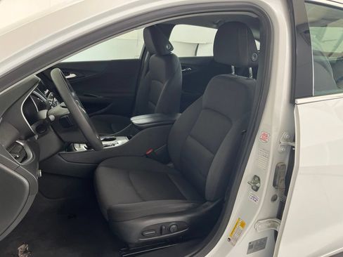 Used 2023 Chevrolet Malibu LT FWD image 18