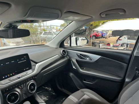 Used 2025 Chevrolet Blazer LT image 36