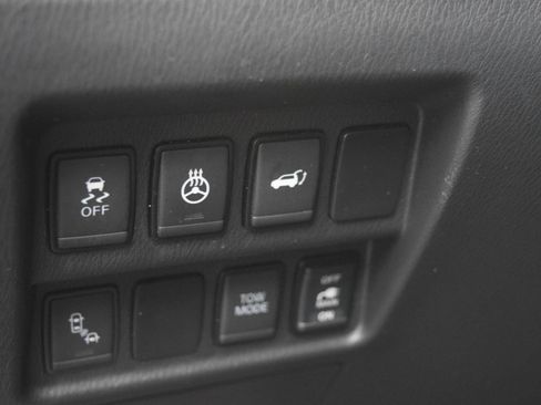 Used 2018 Nissan Pathfinder SL w/ SL Premium Package AWD/4WD image 16