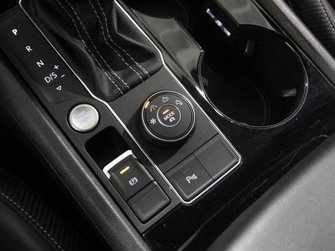 Used 2023 Volkswagen Atlas Cross Sport SEL image 15