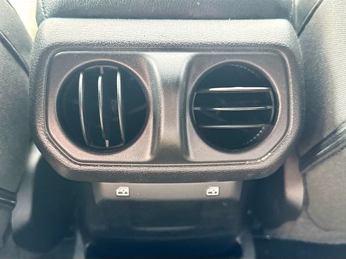 Used 2023 Jeep Wrangler Unlimited w/ Convenience Group AWD/4WD image 28
