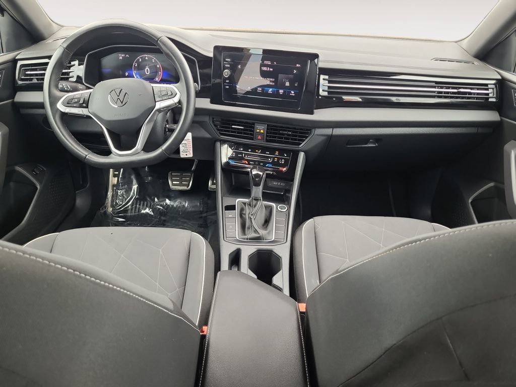 Used 2025 Volkswagen Jetta Sport FWD image 10