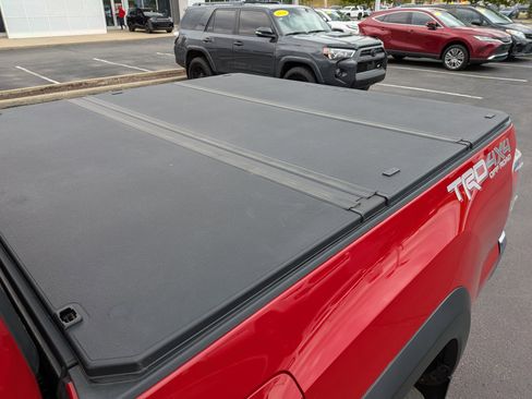 Certified 2023 Toyota Tacoma TRD Off-Road AWD/4WD image 10