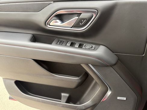 Used 2022 Chevrolet Suburban RST w/ Luxury Package image 31