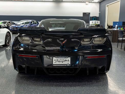 Used 2015 Chevrolet Corvette Z06 w/ 2LZ Preferred Equipment Group image 5