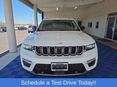 Used 2022 Jeep Grand Cherokee Limited 4xe w/ Luxury Tech Group II AWD/4WD image 2