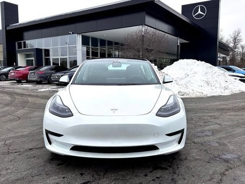 Used 2023 Tesla Model 3 Performance image 2