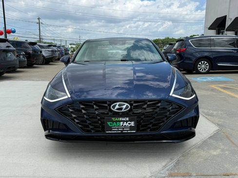Used 2022 Hyundai Sonata Limited w/ Preferred Accessory Package FWD image 4