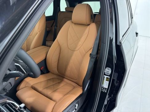 Used 2026 BMW X5 xDrive40i w/ M Sport Package AWD/4WD image 13