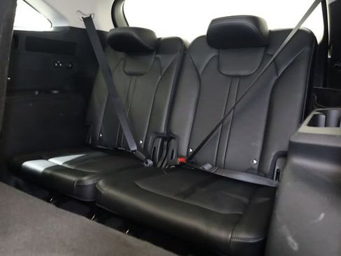 Used 2024 Kia Sorento S image 31