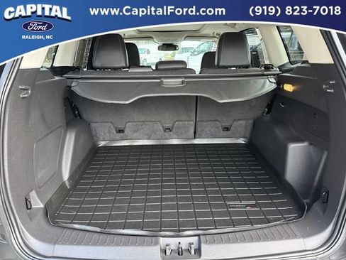 Used 2018 Ford Escape Titanium w/ Ford Safe & Smart Package FWD image 16