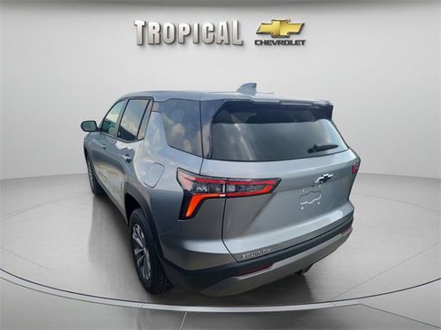 New 2026 Chevrolet Equinox LT image 2